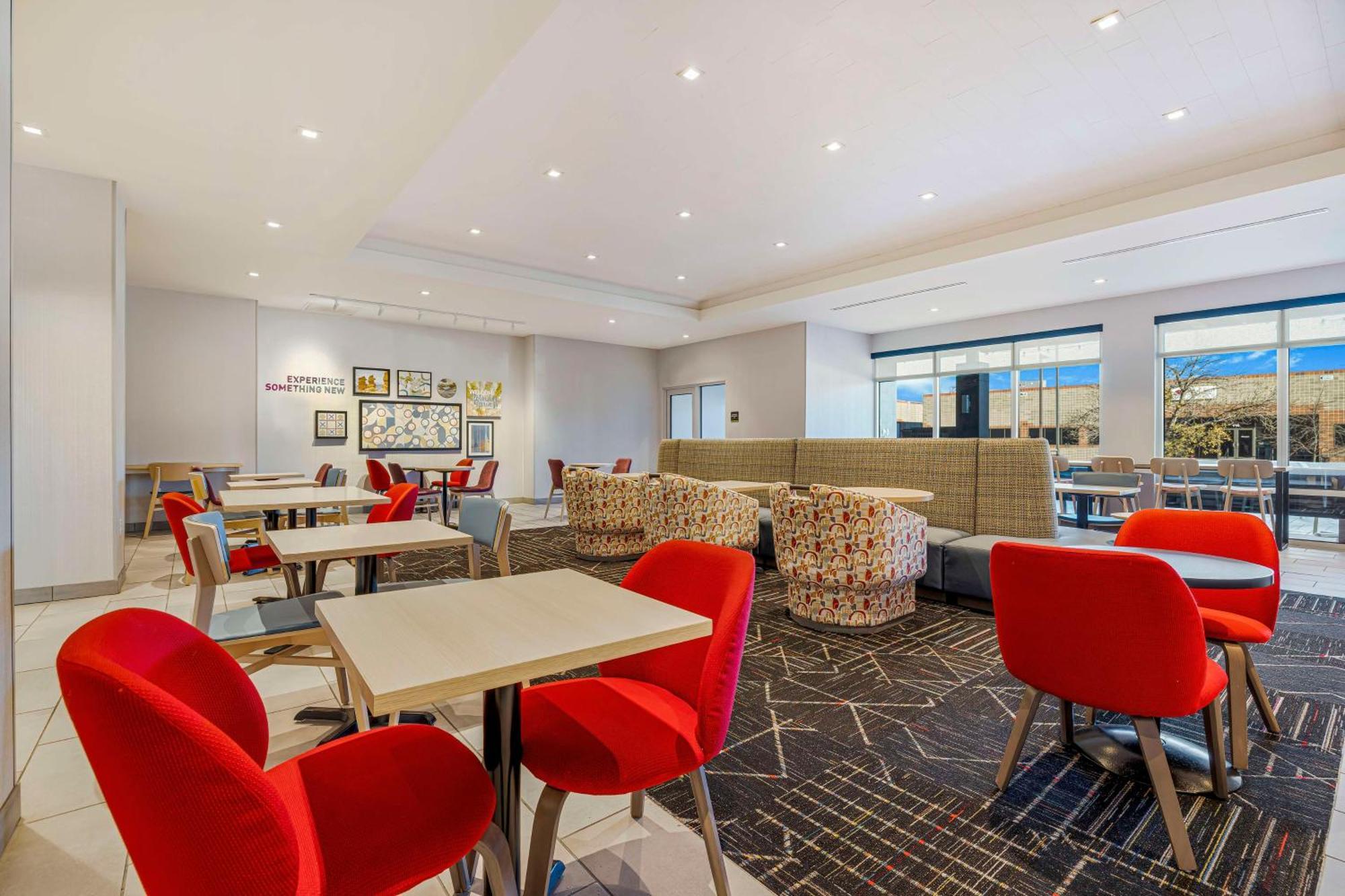 Home2 Suites By Hilton Colorado Springs Airport Exterior foto
